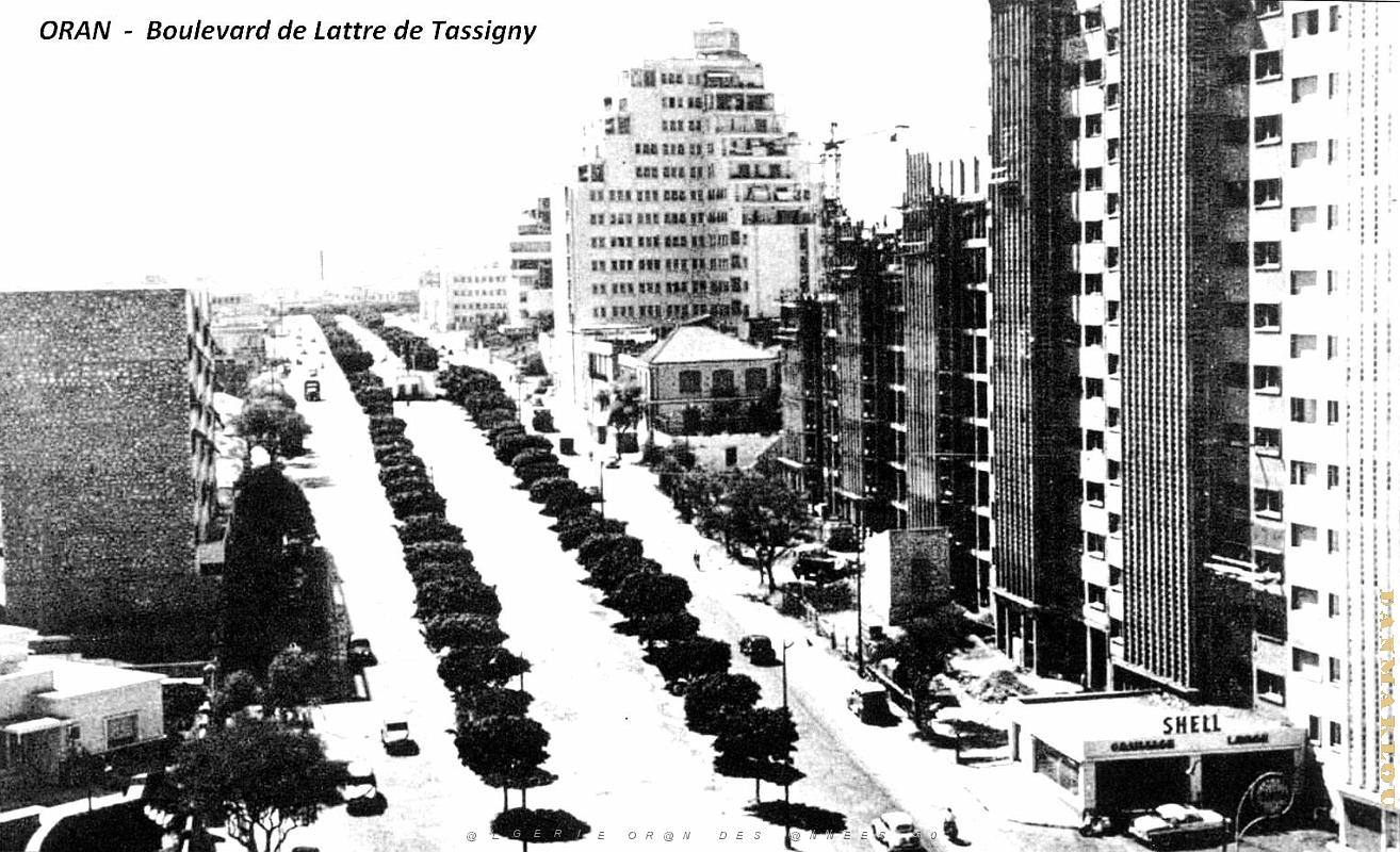 Oran - Boulevard de Lattre de Tassigny en enfilade.jpg